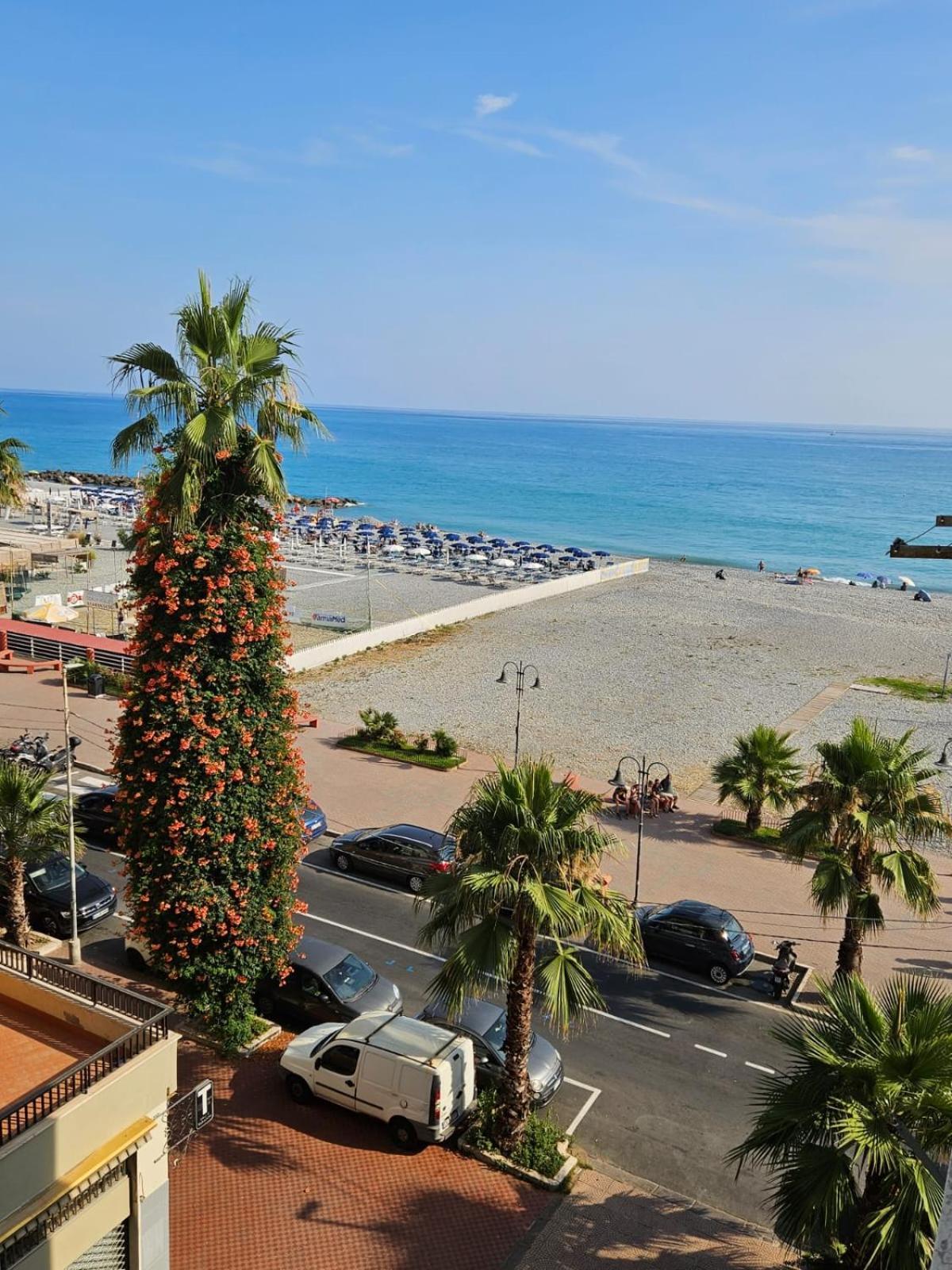 דירות ונטימיגליה Casa Al Mare Angela מראה חיצוני תמונה